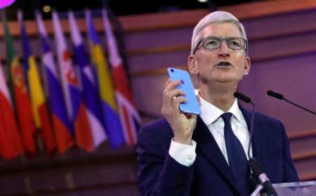 تيم كوك يكشف عن ما تحتاجه "أبل" لصنع آيفون في أميركا