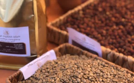 القهوةُ العربية.. فنجانُ تُراثٍ لا يبرُد 