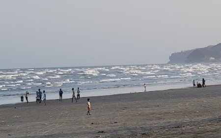 رياح الصيف القاتلة.. خفر السواحل يحذّر من السباحة في شواطئ عدن