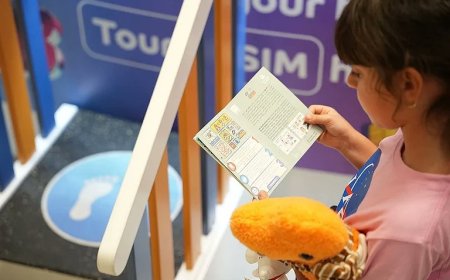 مطار دبي يمنح الأطفال جوازات سفر تذكارية لصيف مليء بالمغامرات