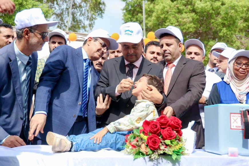رئيس الوزراء يدشن الحملة الوطنية الطارئة للتحصين ضد شلل الأطفال: استجابة واسعة وتفاعل مجتمعي في عدن