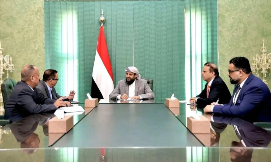 المحرّمي يطلع على أوضاع الخطوط الجوية اليمنية ويؤكد ضرورة النهوض بقطاع الطيران