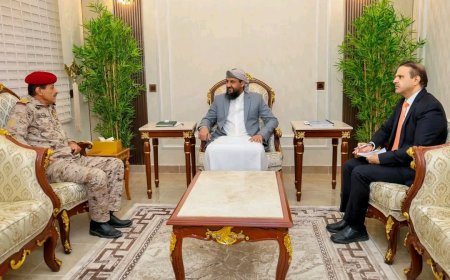 المحرّمي يبحث مع نائب رئيس هيئة الأركان مستجدات الجبهات وسبل تعزيز التنسيق العسكري