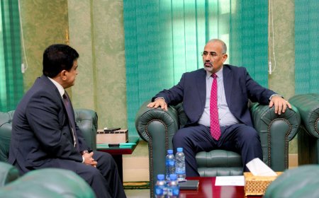 اللواء الزبيدي والشماسي: خطوات استراتيجية لتأمين 20 مليون دولار لإعادة تشغيل مصافي عدن.