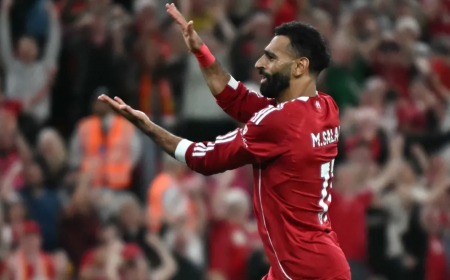 محمد صلاح يُهدي جوتا تكريماً خاصاً في افتتاح بريميرليغ (فيديو)