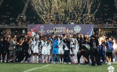 أهلي جدة يتوج بالسوبر السعودي بعد مواجهة مثيرة أمام النصر