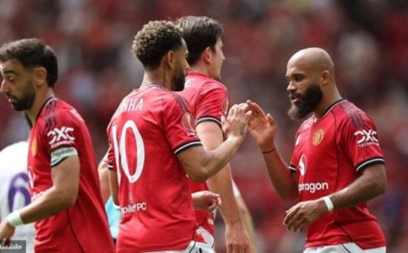 مانشستر يونايتد يتعادل مع فولهام 1-1 في الدوري الإنجليزي