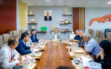 المحافظ لملس يترأس اجتماعاً لمناقشة تداعيات السيول.. ومشاريع كبرى لمواجهة المخاطر المناخية