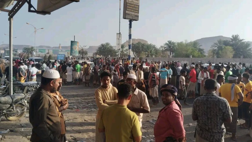 مسيرة حاشدة تجوب شوارع تريم تنديدًا باقتحامها من قبل قوات الاحتلال اليمني " فيديو"