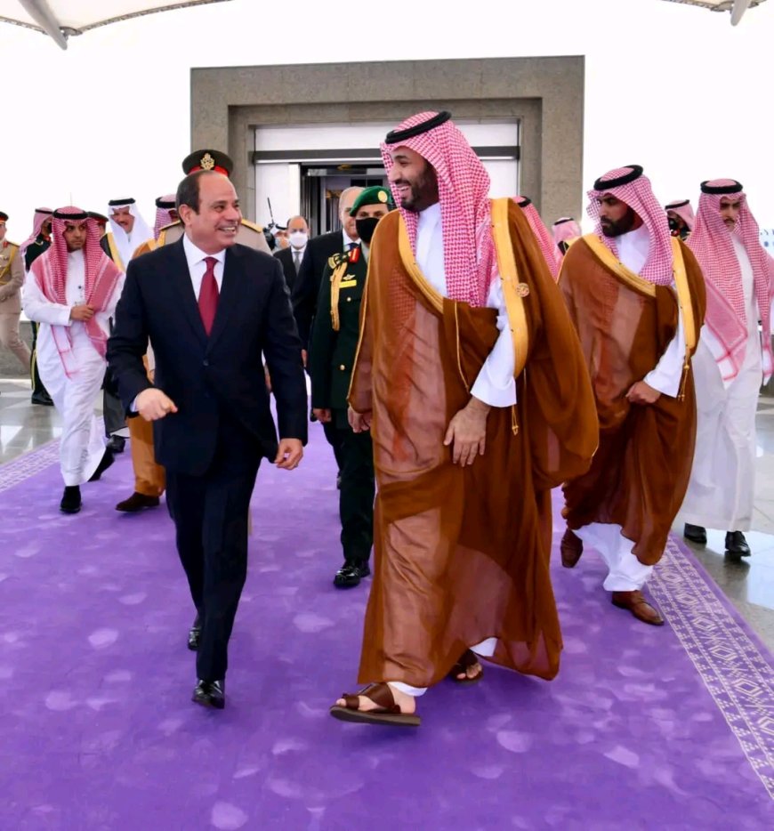 السيسي يصل إلى السعودية.. ومحمد بن سلمان في استقباله