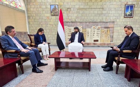 المحرّمي يلتقي سفير الولايات المتحدة ويؤكد أهمية الدعم الأمريكي للإصلاحات الاقتصادية ومكافحة الإرهاب