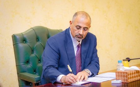 في تطور غير مسبوق.. اللواء عيدروس الزُبيدي يصدر قرارات جديدة تشمل تغييرات إدارية وأمنية في عدد من المحافظات