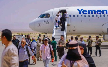 المحافظ بن الوزير يرحب بتدشين رحلات الخطوط الجوية اليمنية (عدن – عتق)