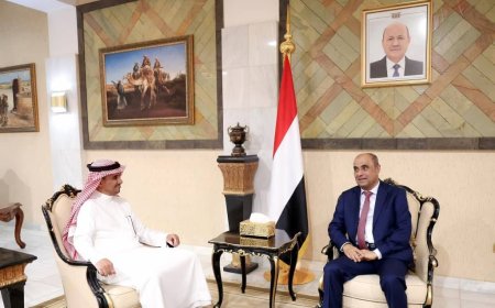 رئيس الوزراء في حوار مع "الشرق الأوسط": العملة لا تتحسن بالشعارات بل بالقرارات الصعبة والانضباط المالي