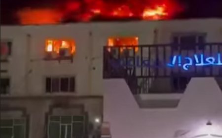 حريق ضخم يلتهم مستشفى العرب في مدينة المكلا ( صور )