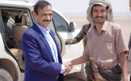 محافظ شبوة يوجّه باعتماد مشاريع خدمية في منطقة “لَجَب” بمديرية عتق