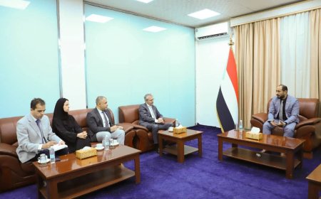 أمين عام المجلس الانتقالي يبحث مع اللجنة الدولية للصليب الأحمر جهودها الإغاثية والانسانية في محافظات الجنوب