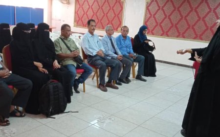 لدى افتتاحه دورة تدريبية عن العمل التطوعي.. وكيل وزارة الصحة يثمن جهود الدكتور عمر بامحسون برعاية الطلاب المتفوقين