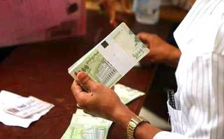 صرف المرتبات.. بين الوعود الحكومية والقلق الشعبي