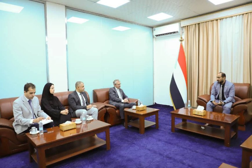 أمين عام المجلس الانتقالي يبحث مع اللجنة الدولية للصليب الأحمر جهودها الإغاثية والانسانية في محافظات الجنوب