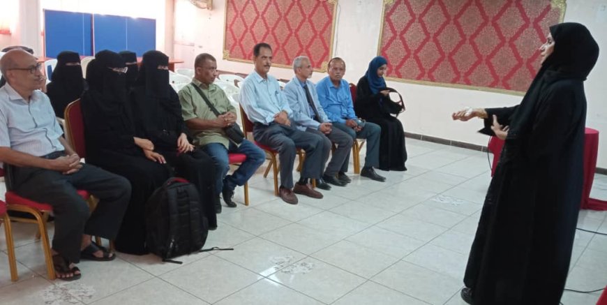لدى افتتاحه دورة تدريبية عن العمل التطوعي.. وكيل وزارة الصحة يثمن جهود الدكتور عمر بامحسون برعاية الطلاب المتفوقين