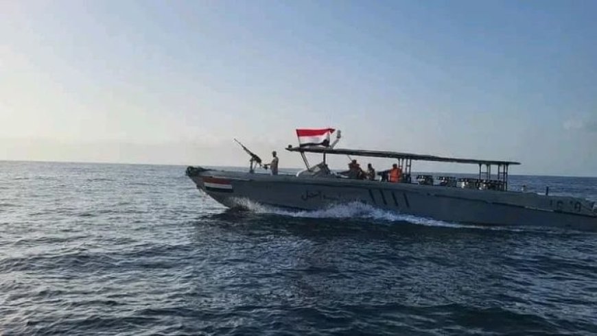 طاقمها إيرانيين وباكستانيين.. خفر السواحل اليمنية تحبط تهريب أكثر من طنين من المخدرات في بحر العرب