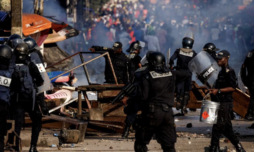 مئات المحتجين يُغلقون شوارع دوالا ويشعلون الإطارات قبل إعلان نتائج الانتخابات في الكاميرون