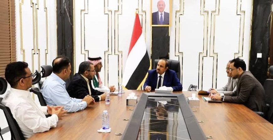 محافظ حضرموت يناقش مع مركز الملك سلمان للإغاثة إطلاق مشروعين صحيين حيويين في المحافظة