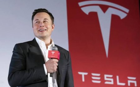 إيلون ماسك يلوح بأكبر صفقة أسهم في تاريخ تيسلا بقيمة 878 مليار دولار