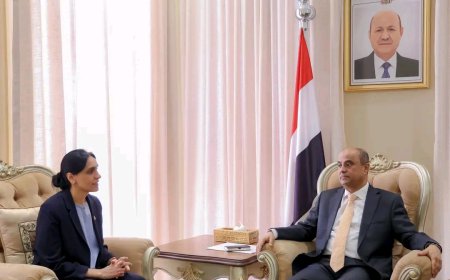 رئيس الوزراء يستعرض مع السفيرة البريطانية مستجدات التعاون الثنائي وتطورات الأوضاع