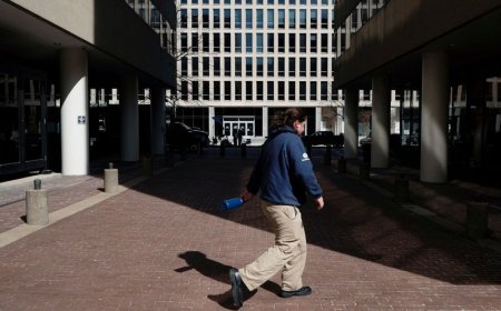 ترامب يدرس تعزيز صلاحيات إغلاق المكاتب الحكومية وإنهاء البرامج