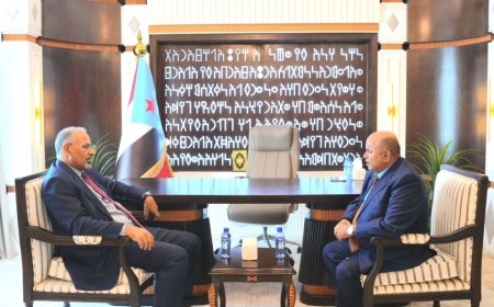 اللوء الزُبيدي يلتقي محافظ حضرموت الجديد سالم الخنبشي