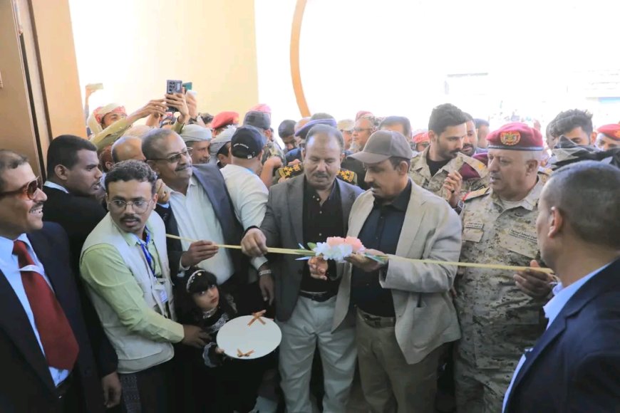 محافظ حضرموت يفتتح مركز تنمية صادرات العسل لتعزيز جودة "الذهب السائل"