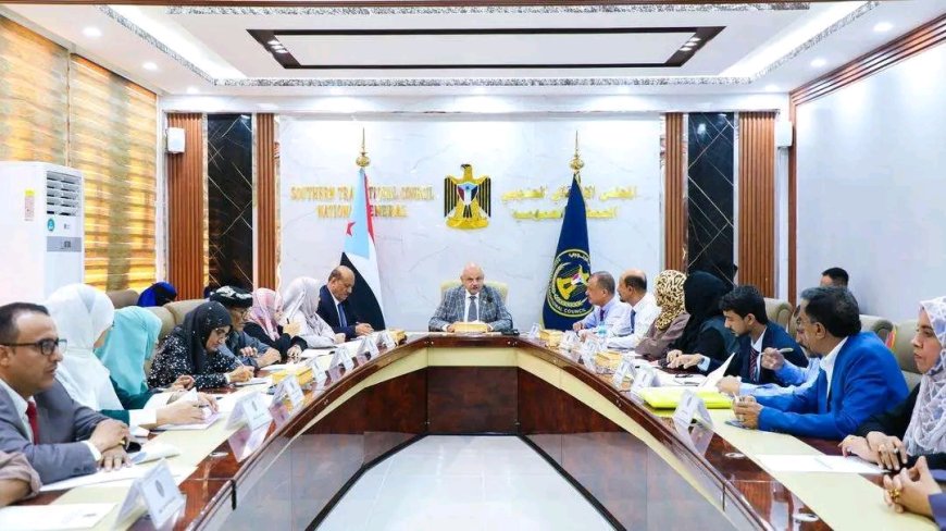 الهيئة الإدارية للمجلس الانتقالي تُحيّي شعب الجنوب والقيادة السياسية بذكرى عيد الاستقلال وتدعو إلى المشاركة الفاعلة في الفعاليات الاحتفالية