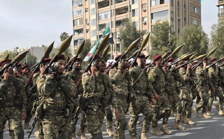 فيديو.. عرض عسكري في دمشق احتفالا بـ"ذكرى التحرير"