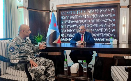 اللواء الزُبيدي يطّلع على جاهزية قوات خفر السواحل