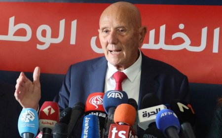 العفو الدولية تطالب تونس بالإفراج الفوري عن أحمد الشابي وجميع المُعتقلين من المعارضين