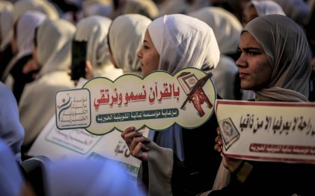 غزة تحتفي بـ500 حافظ وحافظة للقرآن الكريم في مخيم الشاطئ