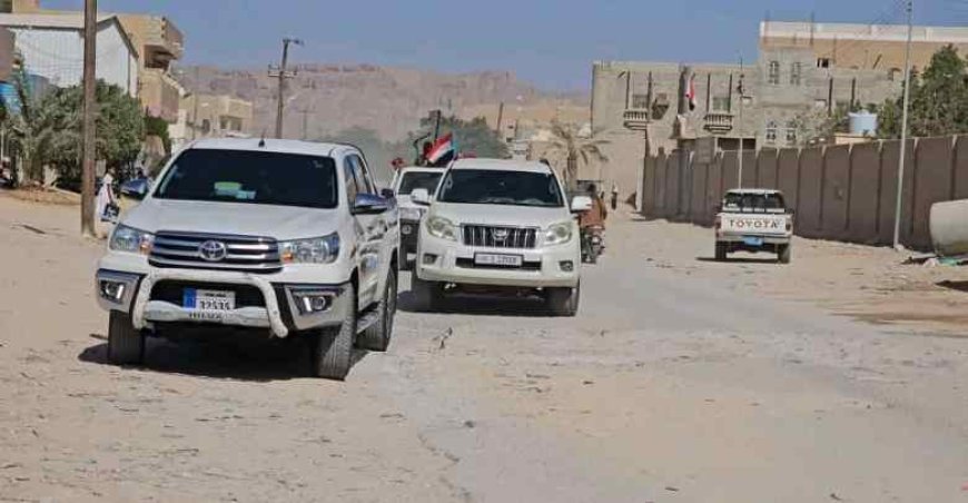 الزبيدي يزور الشيخ يحيى ابن علي الحجوري ويؤكد وحدة الصف في مواجهة الحوثي وترسيخ التعايش