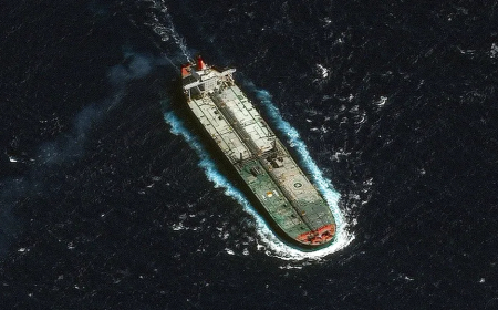 روسيا ترسل غواصة لمرافقة ناقلة نفط حاولت الولايات المتحدة الاستيلاء عليها قبالة سواحل فنزويلا