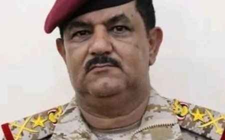 مصدر لوكالة فرانس برس.. وزير الدفاع اليمني السابق محتجز في وزارة الدفاع السعودية.