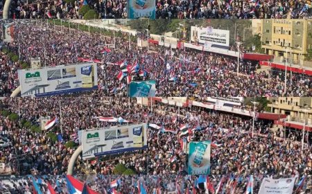 عدن تنتفض.. "مليونية الوفاء" تجدد التفويض للزبيدي وترفض حل المجلس الانتقالي