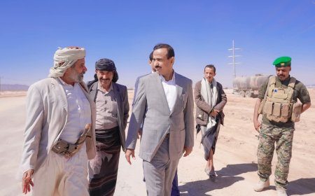 محافظ شبوة يدشّن المرحلة الثالثة من مشروع توسعة وتأهيل المدخل الغربي لمدينة عتق