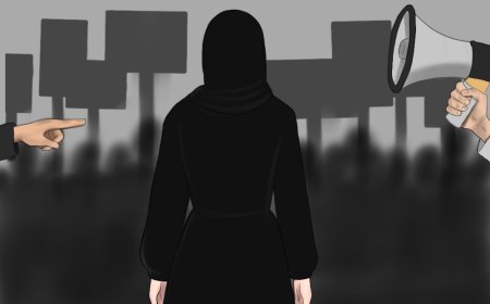 خُطبةُ الجمعة التي أشعلت المدرسة.. انكسار المُديرة وثورة الطالبات