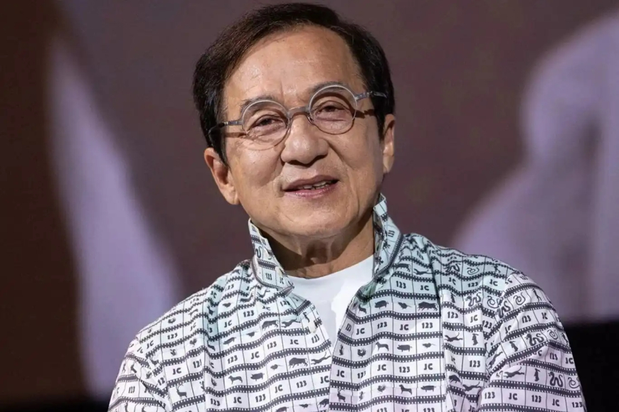 جاكي شان: لقد تأثرت بفيديو لطفل من غزة ولم استطع حبس دموعي عند سماع كلماته