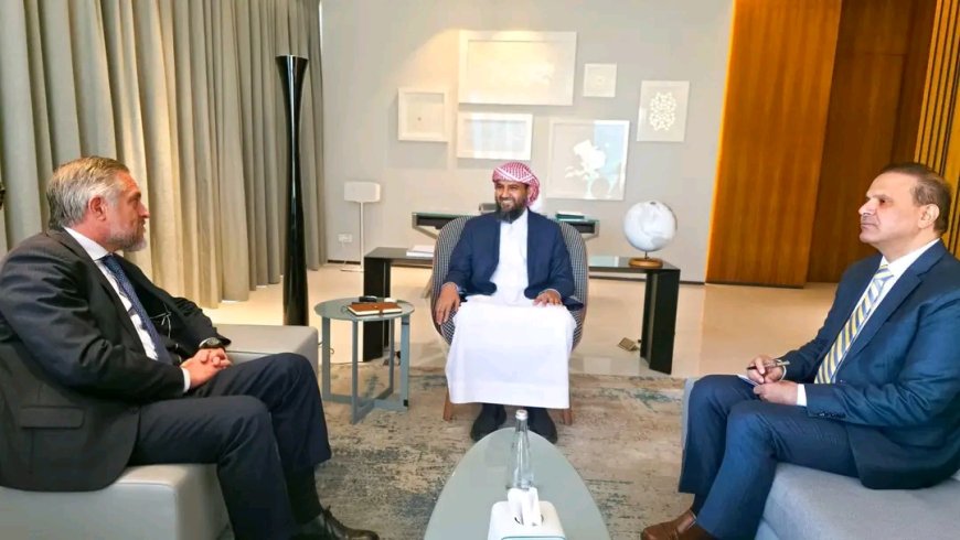 ‏عضو مجلس القيادة الرئاسي عبدالرحمن المحرّمي يلتقي سفير الاتحاد الأوروبي لدى اليمن