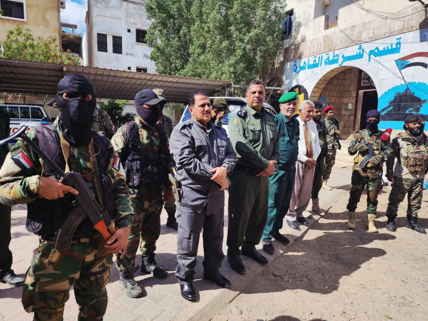 نائب مدير أمن العاصمة عدن يتفقد الجاهزية والانضباط الأمني بعدد من أقسام الشرطة.