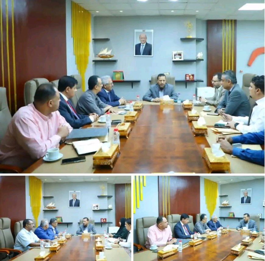 محافظ عدن يناقش أولويات التنمية وتحسين القطاع الصحي وتنظيم حركة المركبات