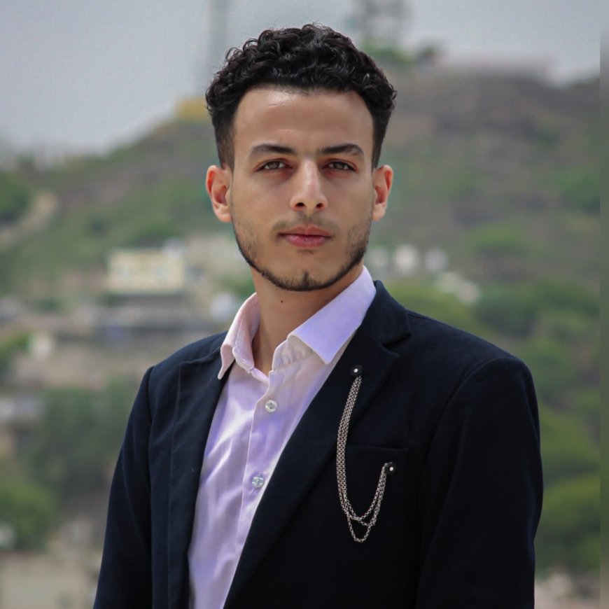 الصقر الهدياني يكتب.. تطايرت أوراق الإخونج بمنشور واحد من احمد الصالح