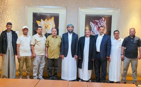 المحرّمي يرأس اجتماعاً عسكرياً ويشدد على مضاعفة الجهود لحماية المكتسبات وترسيخ الاستقرار